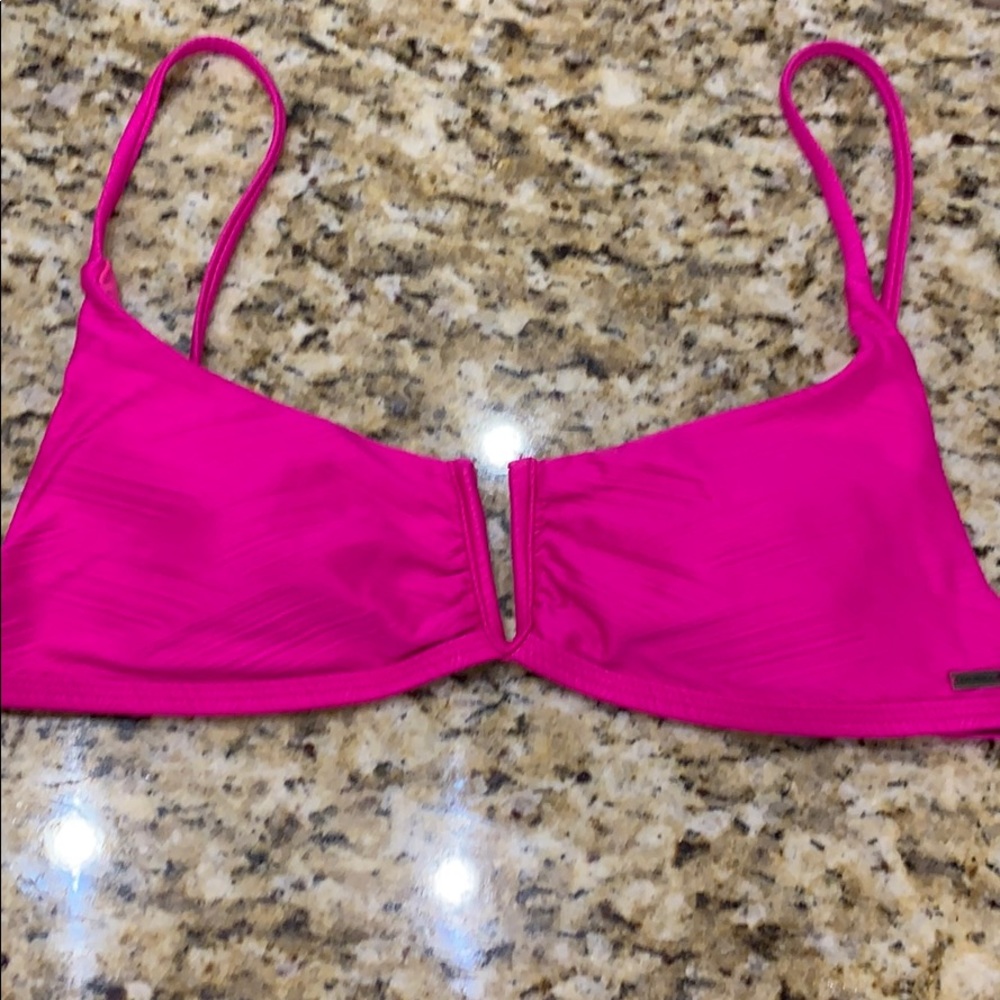 Like new hot pink O’Neil bikini top.